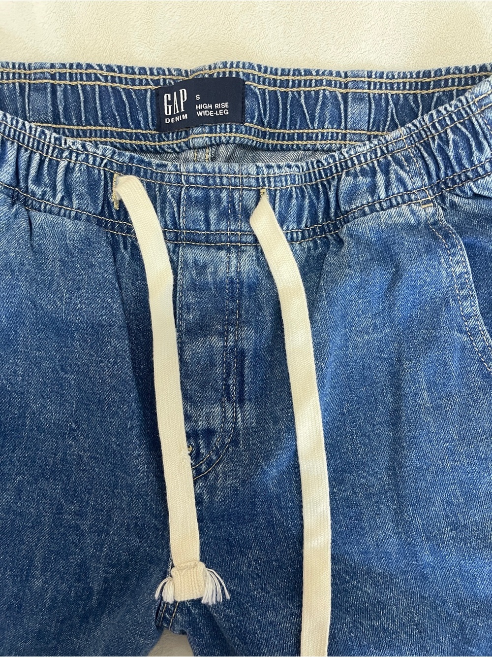 GAP Women's High Rise Wide Leg Cargo Jeans Size
Small Blue Denim Elastic - Picture 6 of 11